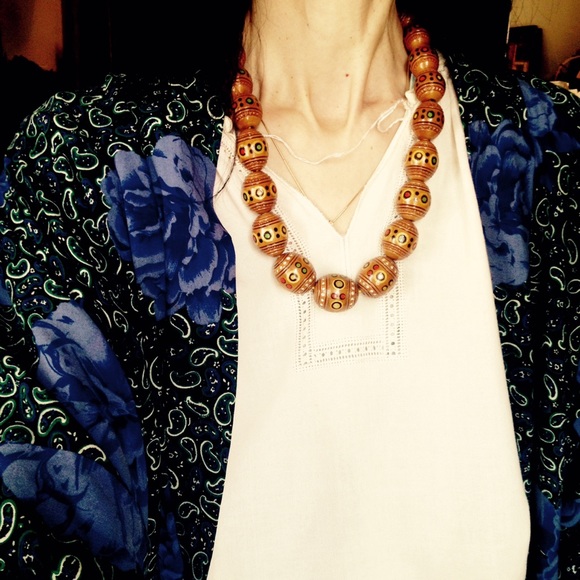 Vintage Big Wood Egg Bead Necklace - Picture 4 of 8